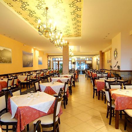 Hotel Lefas Delphi Екстер'єр фото