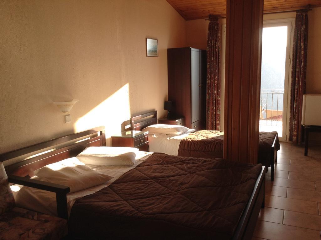 Hotel Lefas Delphi Екстер'єр фото